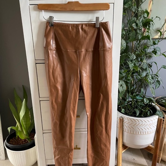 Aritzia Free Daria Pant Brown High-waisted Vegan Leather leggings Size M - Picture 2 of 3